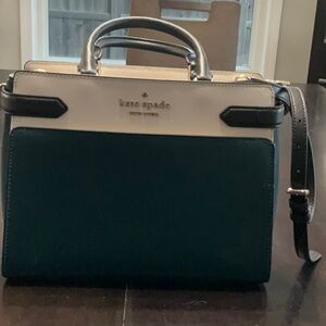 Beautiful Kate spade purse in Pristine condition